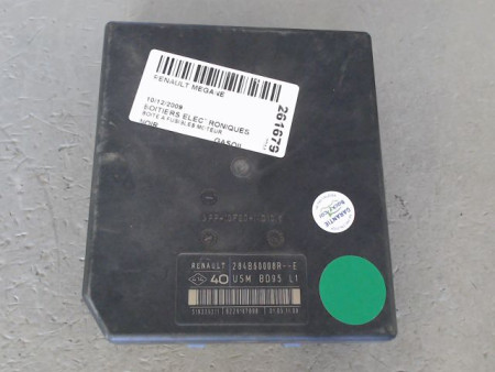BOITE A FUSIBLES RENAULT MEGANE