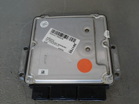 CALCULATEUR MOTEUR RENAULT MEGANE