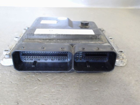 CALCULATEUR MOTEUR OPEL ZAFIRA
