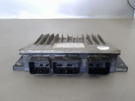 CALCULATEUR MOTEUR RENAULT CLIO