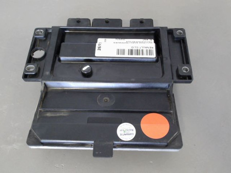 CALCULATEUR MOTEUR RENAULT CLIO