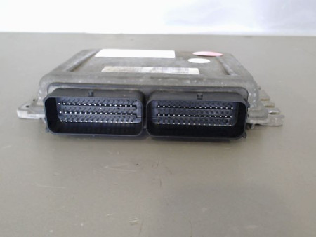 CALCULATEUR MOTEUR RENAULT CLIO