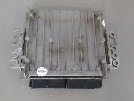 CALCULATEUR MOTEUR RENAULT CLIO