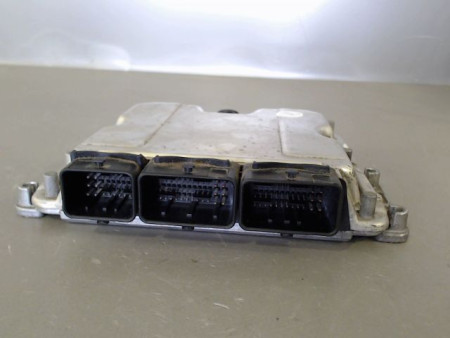 CALCULATEUR MOTEUR RENAULT VEL SATIS
