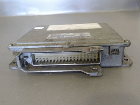CALCULATEUR MOTEUR PEUGEOT 106