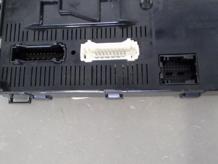 BOITIER GESTION HABITACLE RENAULT CLIO