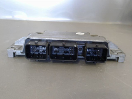 CALCULATEUR MOTEUR DACIA SANDERO