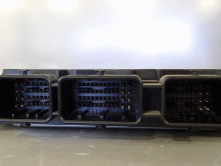 CALCULATEUR MOTEUR RENAULT LAGUNA