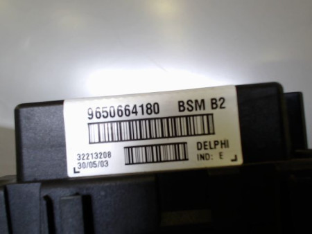 BOITE A FUSIBLES PEUGEOT 307