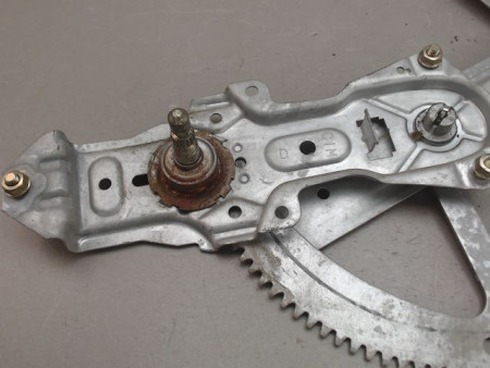 MECANISME LEVE-GLACE ARRIERE DROIT PEUGEOT 205