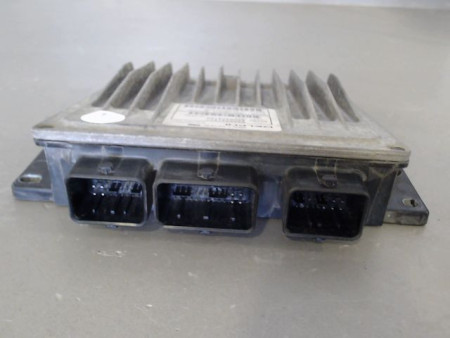 CALCULATEUR MOTEUR RENAULT CLIO
