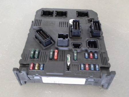 BOITIER GESTION HABITACLE PEUGEOT 206