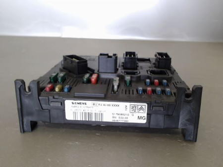 BOITIER GESTION HABITACLE PEUGEOT 206