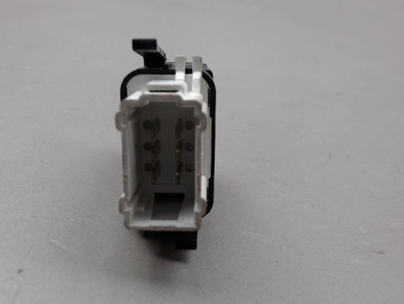 COMMANDE LEVE-GLACE PORTE AVD RENAULT CLIO