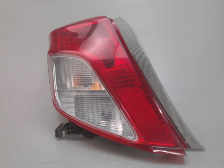 FEU ARRIERE GAUCHE  TOYOTA YARIS