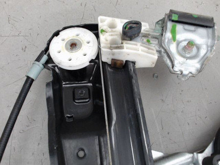 MECANISME LEVE-GLACE AVANT DROIT OPEL MERIVA