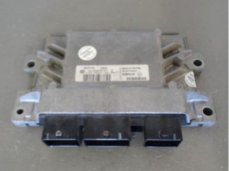 CALCULATEUR MOTEUR RENAULT TWINGO