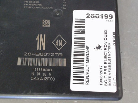 BOITE A FUSIBLES RENAULT MEGANE