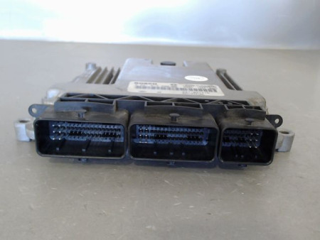 CALCULATEUR MOTEUR RENAULT CLIO