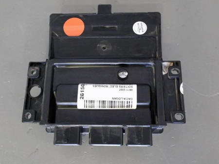 CALCULATEUR MOTEUR DACIA LOGAN