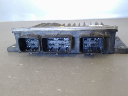 CALCULATEUR MOTEUR RENAULT CLIO
