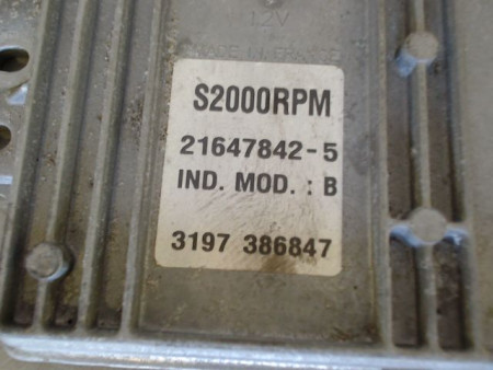 CALCULATEUR MOTEUR RENAULT LAGUNA