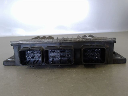CALCULATEUR MOTEUR RENAULT CLIO