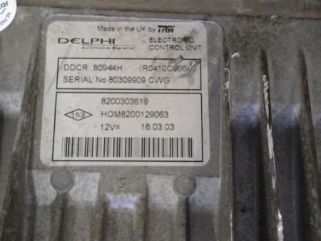 CALCULATEUR MOTEUR RENAULT CLIO