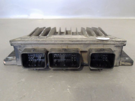 CALCULATEUR MOTEUR RENAULT CLIO