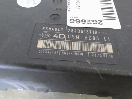BOITE A FUSIBLES RENAULT MEGANE