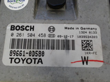 CALCULATEUR MOTEUR TOYOTA YARIS