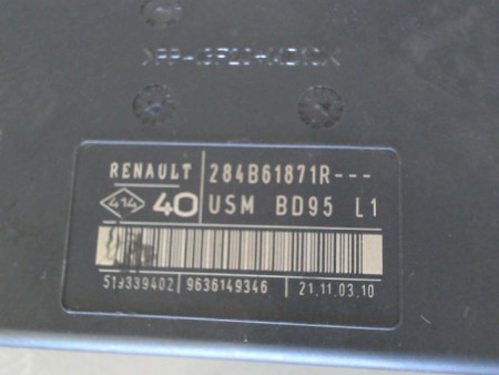 BOITE A FUSIBLES RENAULT MEGANE