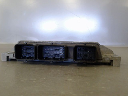 CALCULATEUR MOTEUR RENAULT CLIO