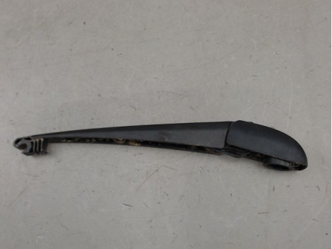 BRAS ESSUIE-GLACE ARRIERE TOYOTA YARIS