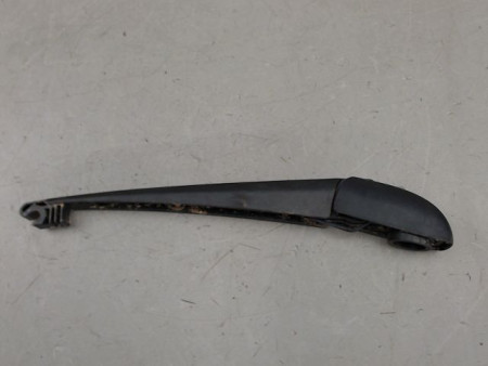 BRAS ESSUIE-GLACE ARRIERE TOYOTA YARIS