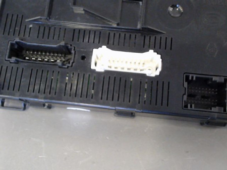 BOITIER GESTION HABITACLE RENAULT CLIO