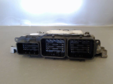CALCULATEUR MOTEUR PEUGEOT 206