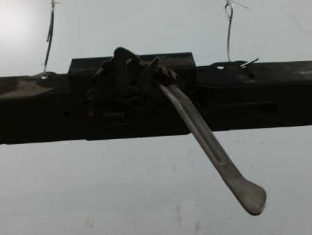 TRAVERSE SUPERIEURE ARMATURE AVANT CITROEN C4