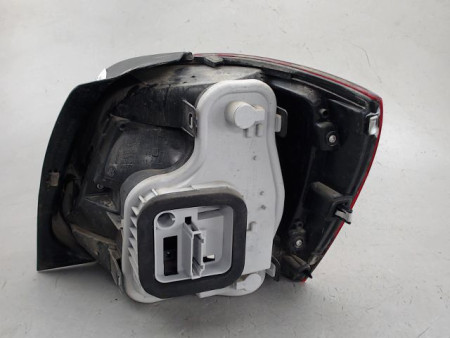 FEU ARRIERE GAUCHE  VOLKSWAGEN POLO