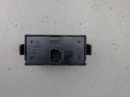 BOUTON DE WARNING RENAULT TWINGO