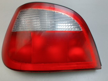 FEU ARRIERE GAUCHE  RENAULT MEGANE