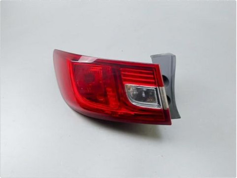 FEU ARRIERE GAUCHE  RENAULT CLIO