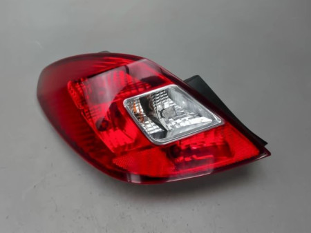 FEU ARRIERE GAUCHE  OPEL CORSA