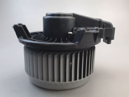 MOTEUR VENTILATEUR CHAUFFAGE TOYOTA AURIS