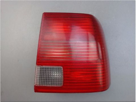 FEU ARRIERE DROIT VOLKSWAGEN PASSAT 2000-2005