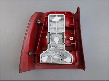 FEU ARRIERE DROIT VOLKSWAGEN PASSAT 2000-2005