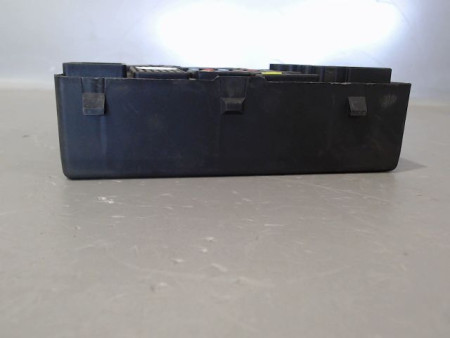 BOITE A FUSIBLES RENAULT MEGANE