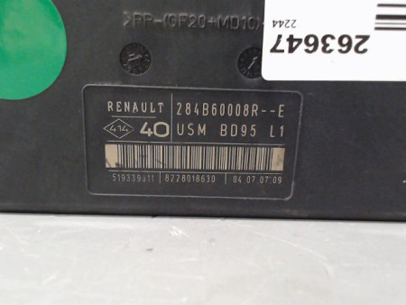 BOITE A FUSIBLES RENAULT MEGANE