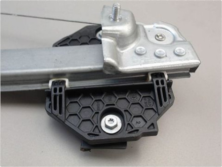 MECANISME LEVE-GLACE ARRIERE DROIT DACIA SANDERO