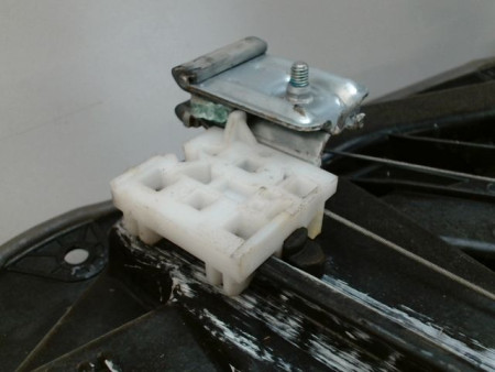 MECANISME LEVE-GLACE AVANT DROIT HYUNDAI I40